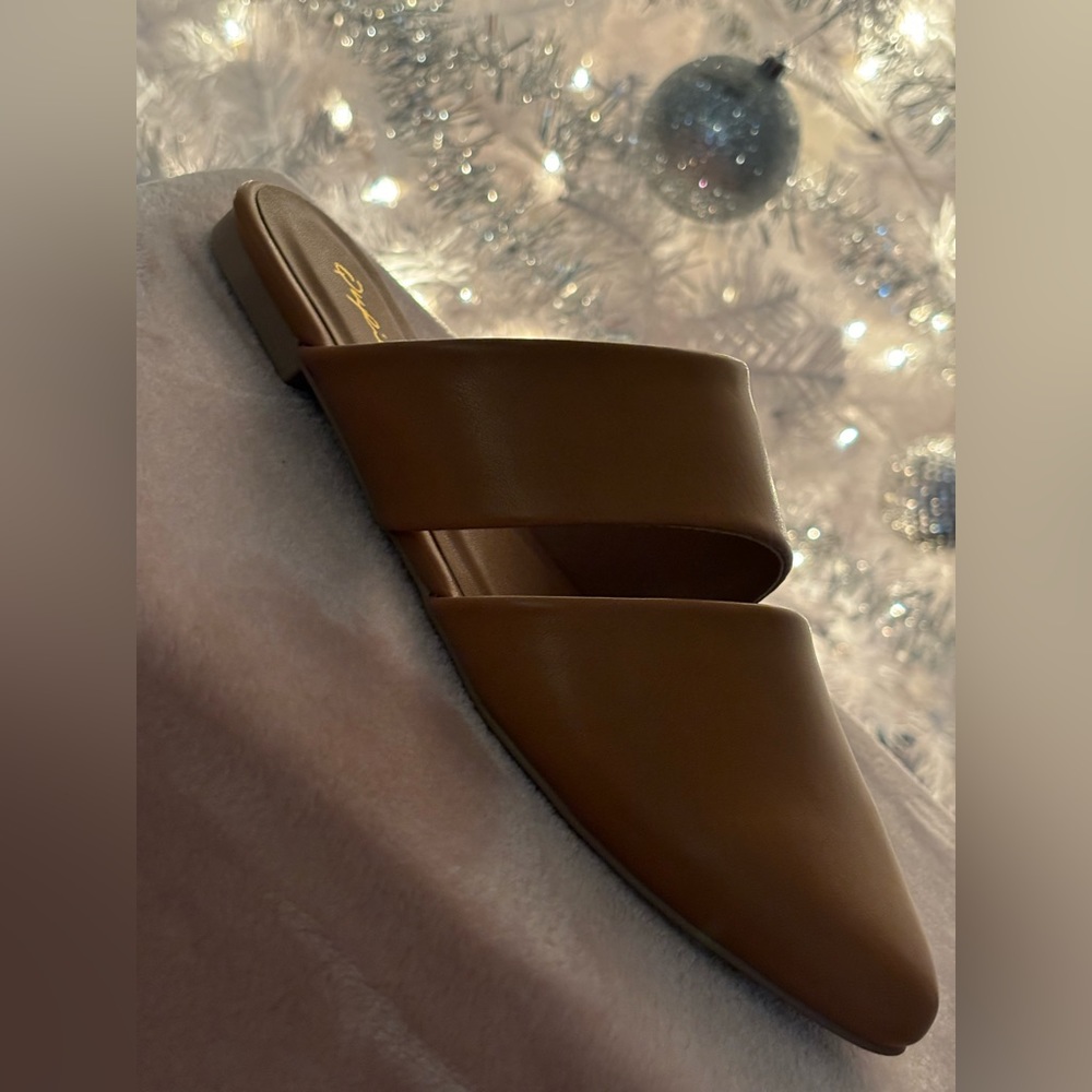 Camel color slit
